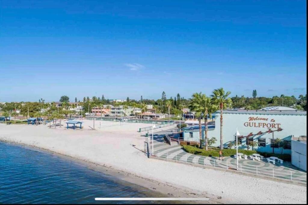 In The Center Of Gulfport, Min Away From The Beach! St. Petersburg Exteriör bild